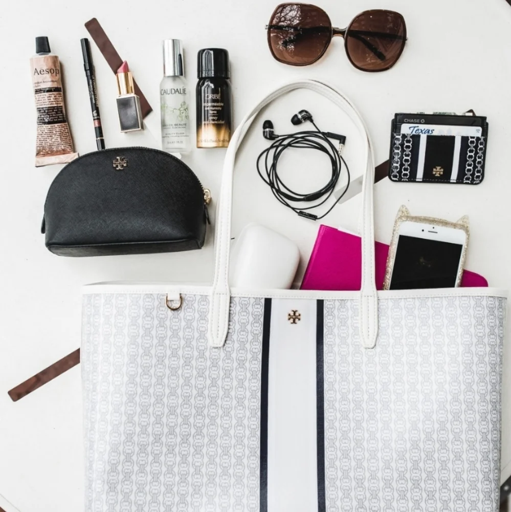 Tory Burch Gemini Link Tote - Picture 1 of 16